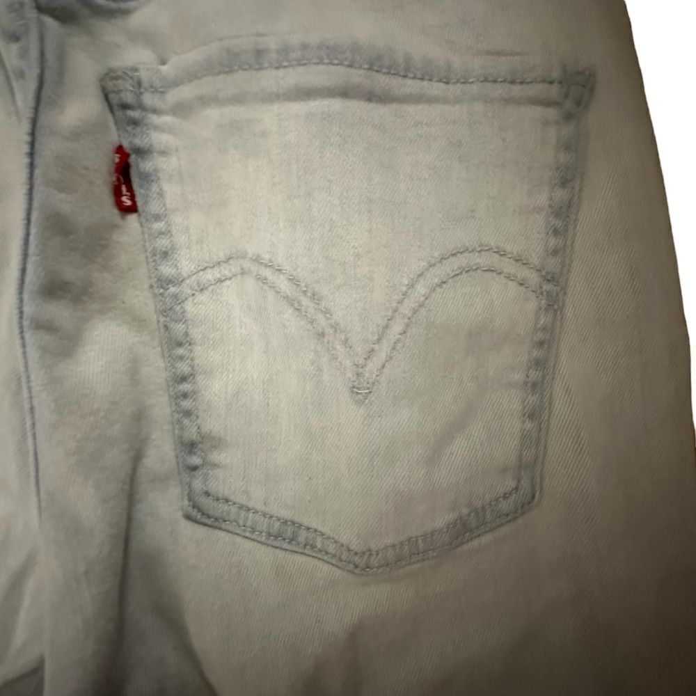 Levi’s ~ Women’s light wash Mile High Super Skinny Jeans ~ size 28/32 - Picture 3 of 12